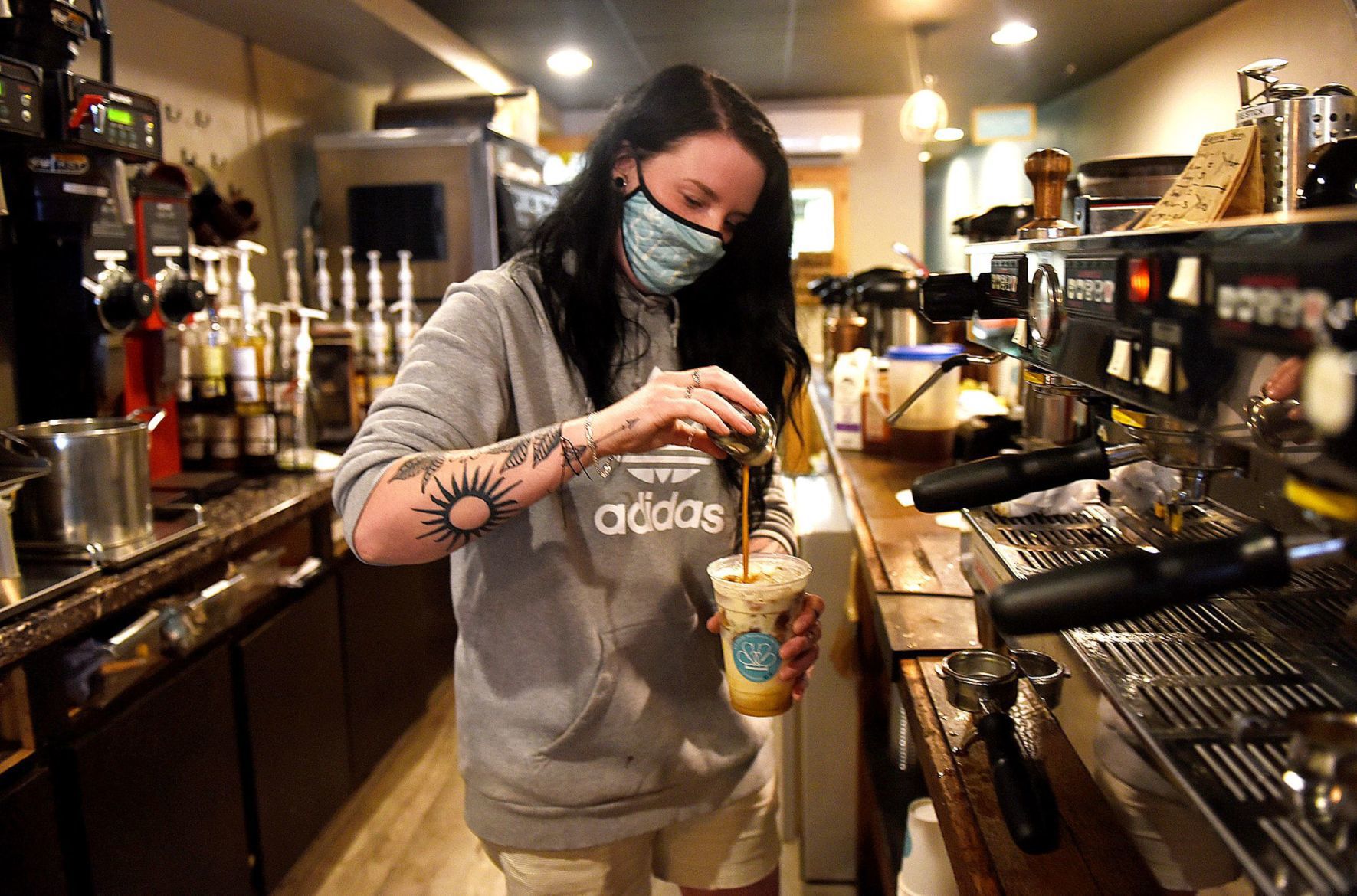 Making an iced latte